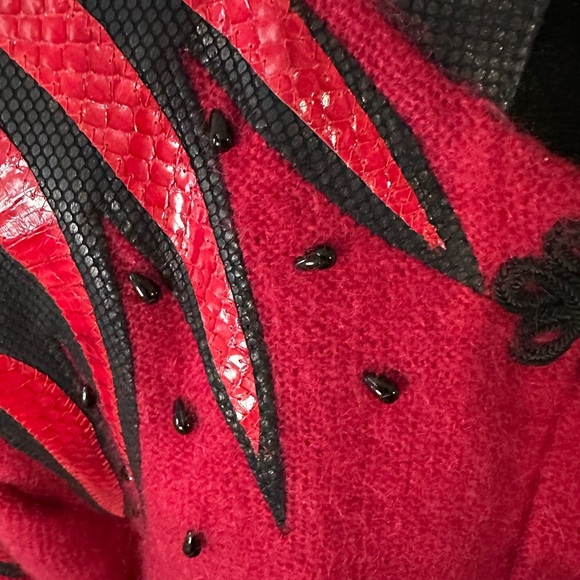 Vintage Ingrid Muhlhofer 1980 Mohair, Beaded, Floral Sweater,Size Medium. - Picture 3 of 16